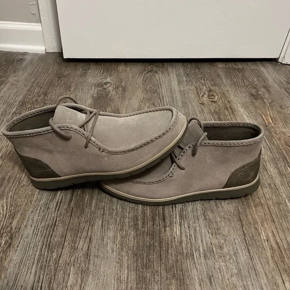 Ugg’s shoes, men’s size 11 (Used) UGG Men Boot M Zetik 101730 M MTL Size 11 Used 100  main image 3
